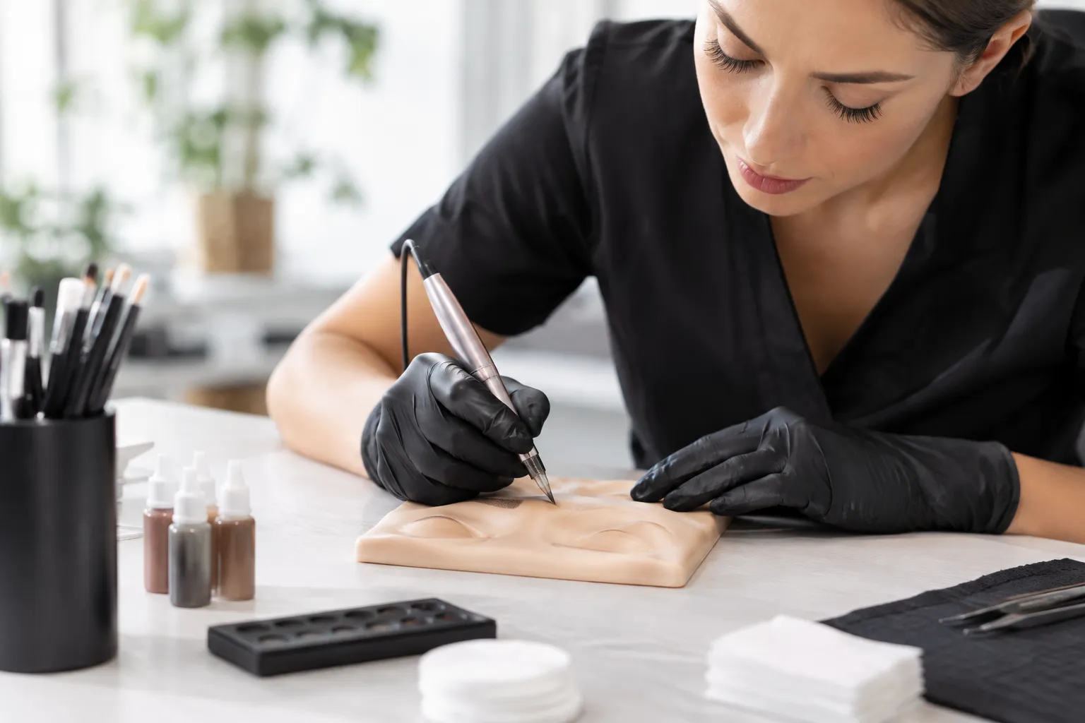 Come scegliere tra i corsi di trucco permanente